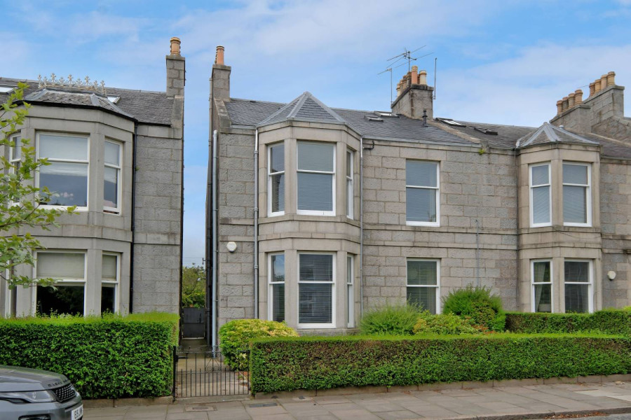 Photo of 59 Fountainhall Road, Aberdeen, AB15 4EH — offer over £210,000